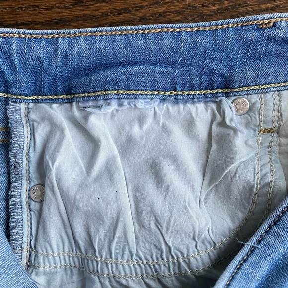 Women’s Levi’s jeans - Picture 7 of 7